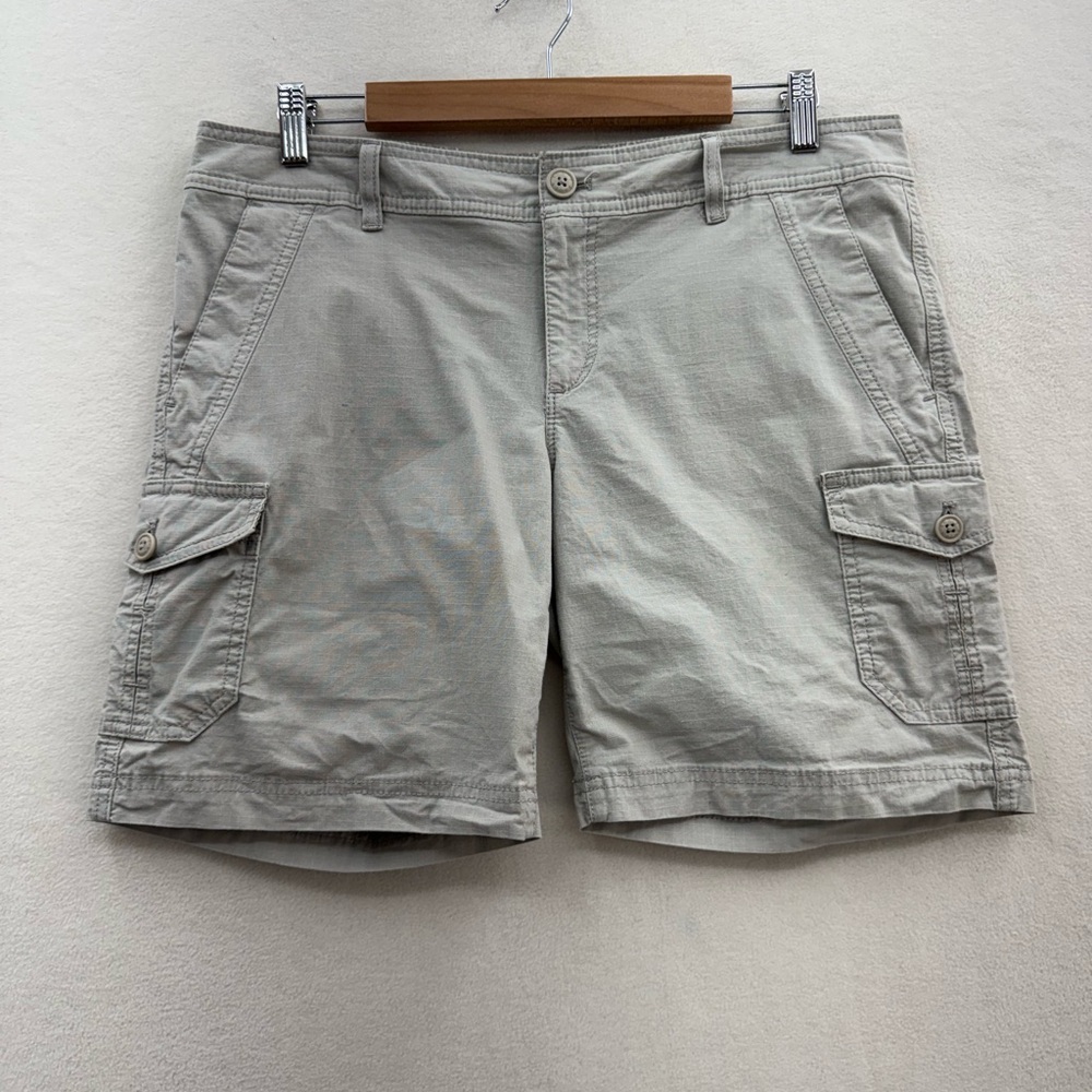 Eddie Bauer Women’s 10 Cargo Hiking Shorts Beige